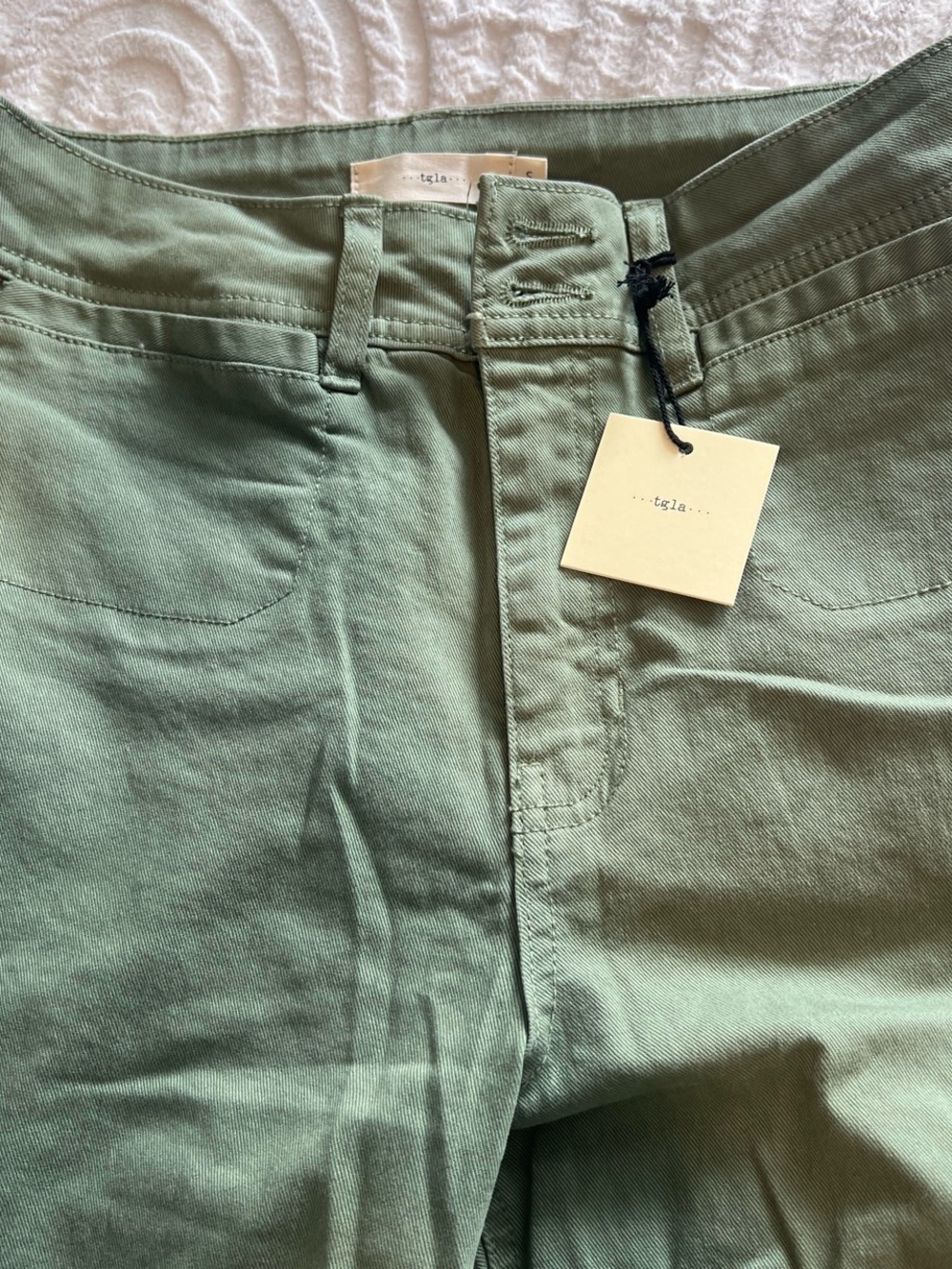 Francesca's Collections Olive Green Cropped Pants